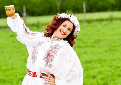 Rona Hartner vrea să deschidă singura cristotecă de pe continent. “Vor fi melodii electro”