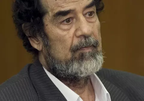 Irak: O instanţa cere guvernului să confişte averile rudelor demnitarilor lui Hussein