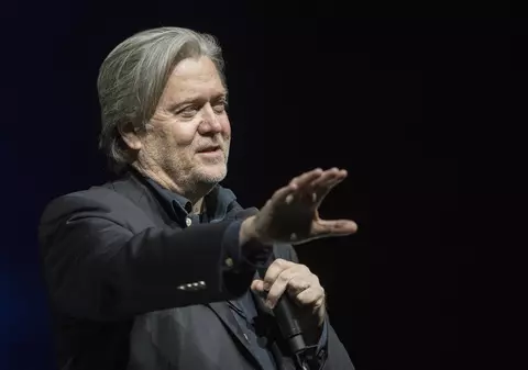 Steve Bannon, șeful de campanie a lui Trump, va lucra cu Viktor Orban în campania pentru europarlamentare