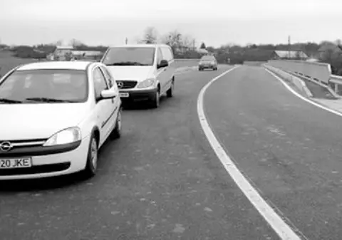 Tel Drum ar fi modificat lungimea unui drum județean într-un proiect cu fonduri europene. Bornele kilometrice, montate din 800 în 800 de metri