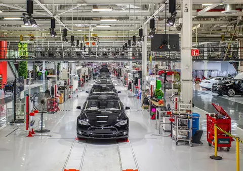 Oficialii din Sănătate din California: Tesla nu trebuie să-și redeschidă fabrica din Fremont