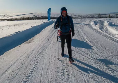 Tibi Ușeriu este pe primul loc la 6633 Arctic Ultra. „Dacă tot am rămas singurul român aici, măcar să ţin eu steagul”