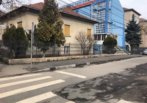 Străzile din Timișoara sunt pline de gropi. Drumarii dau vina pe deszăpezire/ FOTO