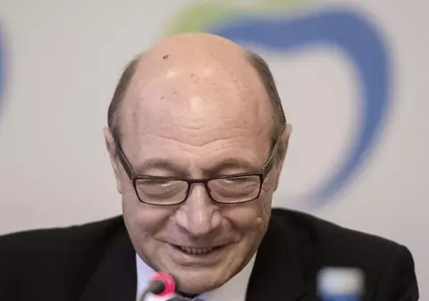 Traian Băsescu spune că Firea ”a vrut să fure ceva din gloria Simonei Halep”