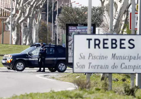 UPDATE / Împușcături și luare de ostatici în Franța: trei persoane au murit. Atacatorul a fost ucis