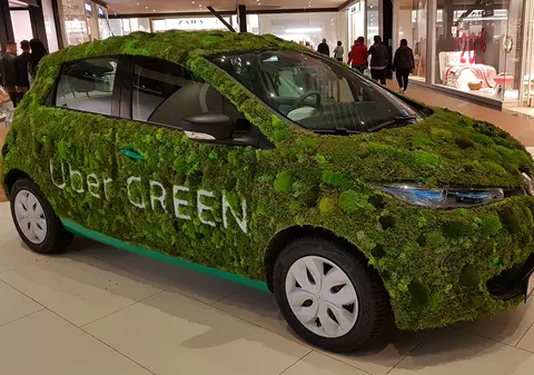 Uber se retrage din Asia de Sud-Est și își vinde operațiunile către rivalul Grab. Ce se întâmplă cu activitățile din România