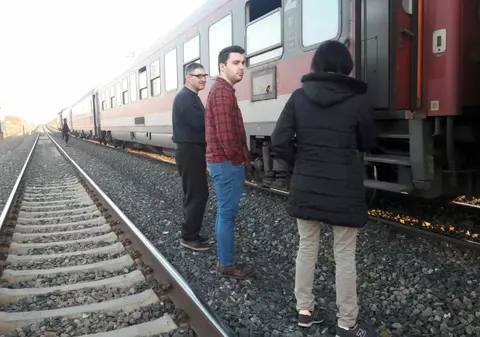 UPDATE: Trenul Inter Regio Bucureşti-Constanţa a întârziat de două ore, după ce a stat în câmp