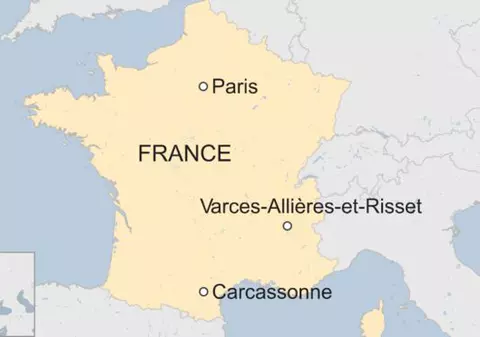 Bărbat urmărit după ce a încercat să intre cu mașina într-un grup de soldați în sudul Franței