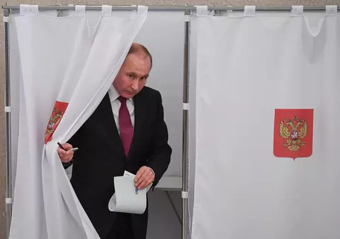 Iohannis l-a felicitat pe Vladimir Putin după alegerile din Rusia. Ce mesaj i-a transmis liderul român