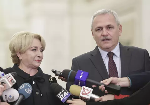 FOTO/ Episod hilar la PSD. Dăncilă este întrebată despre miting, dar răspunde Liviu Dragnea: "Aţi vorbit cu mine şi e suficient"