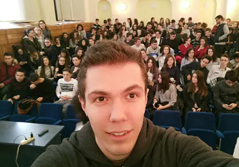 WellCode.ro, platforma prin care doi tineri IT simulează Bac-ul la Informatică pentru 1.000 de elevi