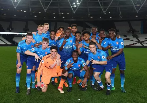 Vlad Dragomir, campion cu Arsenal Londra în Premier League 2