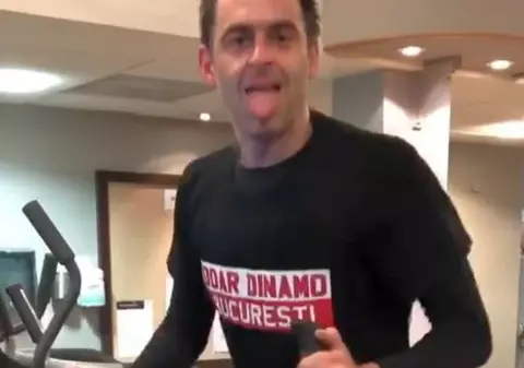 Ronnie O′Sullivan a elucidat misterul tricoului cu inscripția ”Doar Dinamo București”: ”L-am pus pe mine fără să realizez”