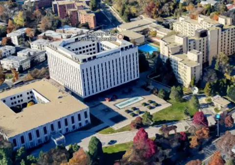 Diplomaţii ruşi expulzaţi au părăsit ambasada de la Washington