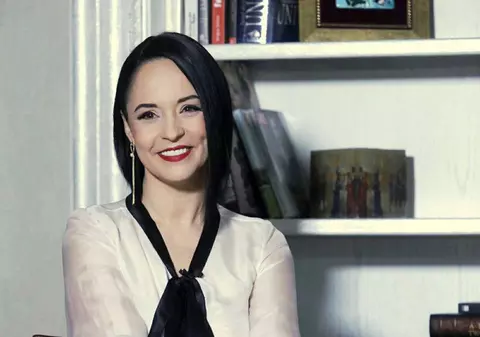 Andreea Marin, fără pic de machiaj și desculță, în grădina casei sale