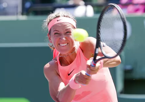 Victoria Azarenka revine în Europa cu fiul său