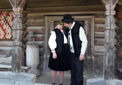 Casa cu suflet a familiei Pleș din Maramureș. Are 400 de ani și toate obiectele din ea sunt funcționale