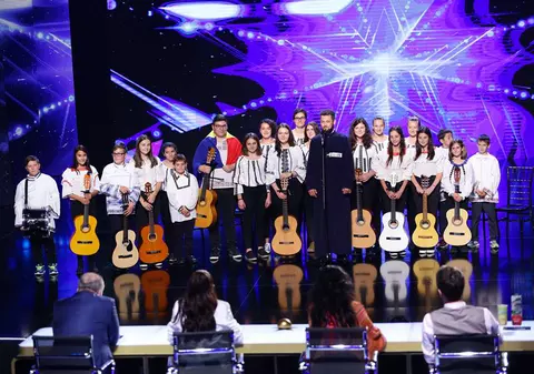 Corul Parohiei Irești a impresionat pe scena Românii au talent în Vinerea Mare