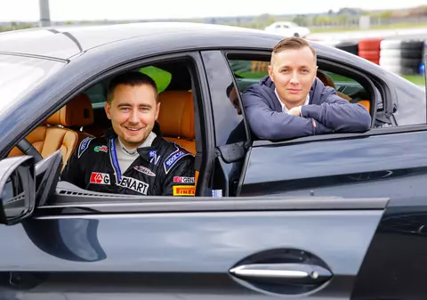 Aventurile auto ale unui prezentator TV. Costin Giurgea: “La 2 ani am învârtit prima oară cheia în contactul unei mașini”