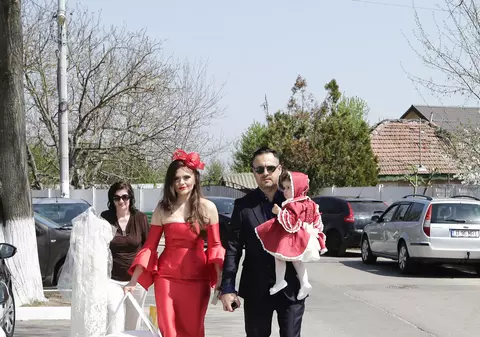 Cum s-au îmbrăcat Gabi Cristea și nașa Cristina Șișcanu la petrecerea de botez a Victoriei