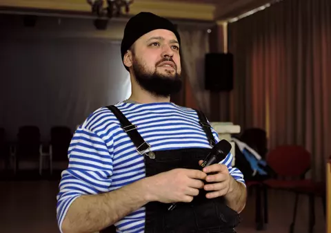 INTERVIU | Guz, unul dintre cei mai cunoscuți artiști din Republica Moldova, dezvăluie din secretele carierei sale. ”Îmi place Delia ca femeie și artist”