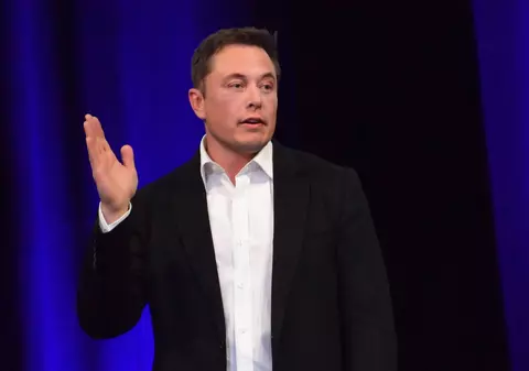 Elon Musk amenință că va muta fabrica Tesla din California, după ce nu i-a fost permisă reluarea activității