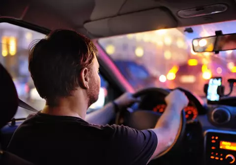 5 gadgeturi auto cu adevărat utile pentru o experiență mai plăcută la volan