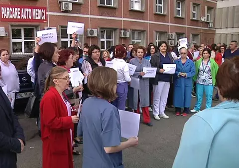 Protest la Spitalul Judeţean de Urgenţă din Galaţi/ FOTO