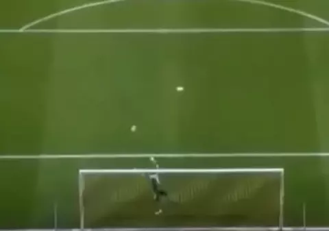 Gol fabulos marcat în Turcia pe 1 aprilie. L-a păcălit pe portar cu un șut de la mijlocul terenului | VIDEO