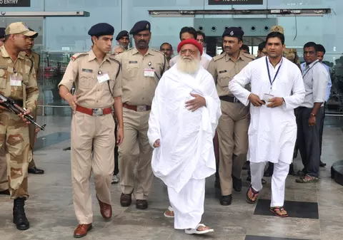 Un guru indian cu milioane de adepți, condamnat la închisoare pe viață pentru viol