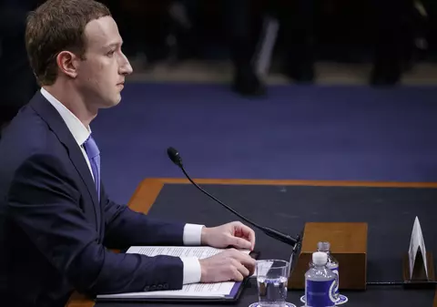 Mark Zuckerberg a admis că Facebook colectează date și de la cei care nu au cont