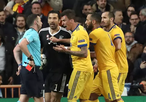 Buffon, final trist de carieră. ”Oliver are un tomberon în loc de suflet”. Hagi și Zidane, alte finaluri mici ale unor mari jucători