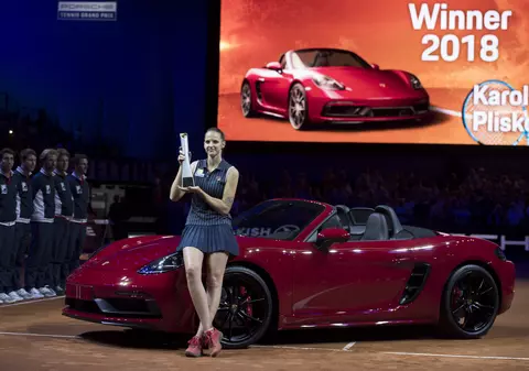 Karolina Pliskova a câștigat turneul de la Stuttgart. CoCo Vandeweghe, în lacrimi