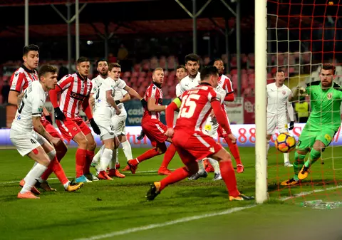 LIVE TEXT Liga 1, etapa 5, play-out. FC Voluntari - Dinamo 2-4. Bratu îl mitraliază pe Niculescu. Mutu a ieșit la ”încălzire”