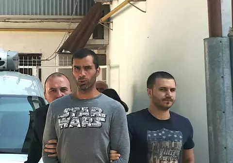 Hoţ prins de poliţişti după ce a furat şapte portofele într-o zi! Infractorul a fost la "Simfonia lalelelor" din Piteşti