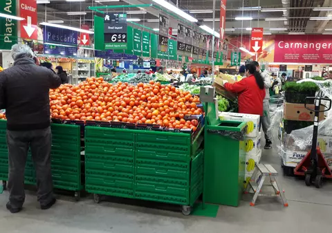 Rata anuală a inflaţiei a urcat la aproape 17% și este dublă față de noiembrie 2021. La ce alimente sunt cele mai mari scumpiri