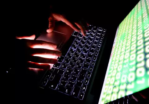 Care este diferența dintre Deep Web și Dark Web și cum ne putem apăra de pericolele din ele