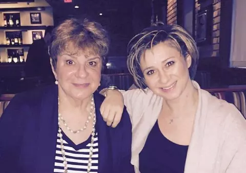 Ultimele cuvinte ale Ionelei Prodan înainte să moară. Și-a privit fiica în ochi  și a ținut-o strâns de mână. “Gata…”