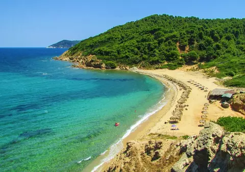 (P) Cele mai liniștite locuri din Skiathos, de vizitat alături de cei mici