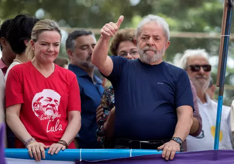 Fostul președinte brazilian, Lula da Silva, s-a predat și va executa cei 12 ani de inchisoare