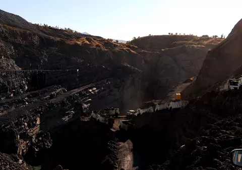 Tavanul unei mine de cărbune s-a prăbușit peste mineri în Georgia. Șase persoane au murit