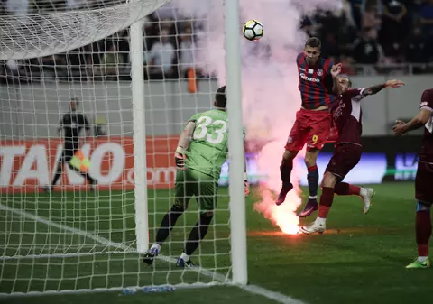 LIVEBLOG Steaua - Rapid 1-3, meciul anului 2018, în Liga a IV-a. 36.000 de fani, coregrafii de Champions League, bastoane, sânge și gaze lacrimogene / FOTO și VIDEO