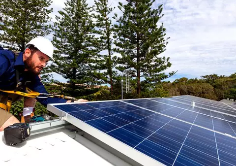 E.ON: Românii consumă 60 de milioane de ouă de Paști, vopsirea lor necesită întreaga producție fotovoltaică a României pe trei zile