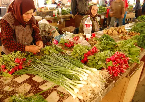 Guvernul va înființa Casa de Comerț a României: Fermierii vor putea să își vândă produsele către stat, pe întreg anul și la același preț