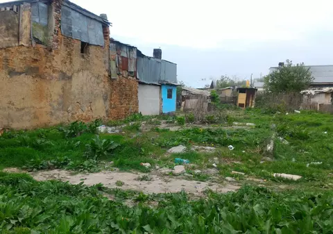 Ploiești, un oraș, două lumi total diferite: Viața în lux și viața printre gunoaie în orașul lui Caragiale