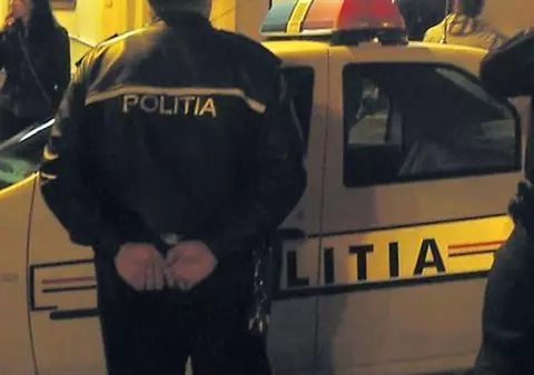 Cadavrul unei tinere de 18 ani, găsit la marginea unei păduri din Botoșani. Fata a fost ucisă de un adolescent