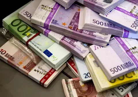 Hidroelectrica ar putea da acționarilor divedende din profitul record plus un miliard de lei