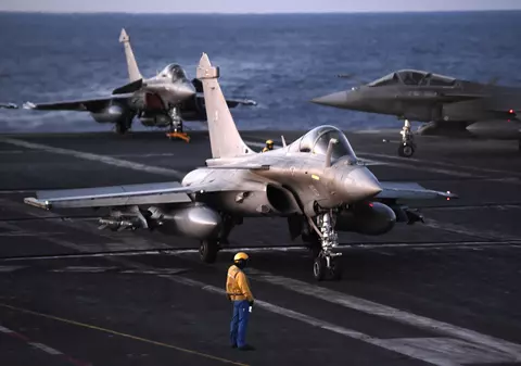 FOTO | Cum arată armele avioanele și navele folosite de SUA, Marea Britanie și Franța pentru a ataca Siria