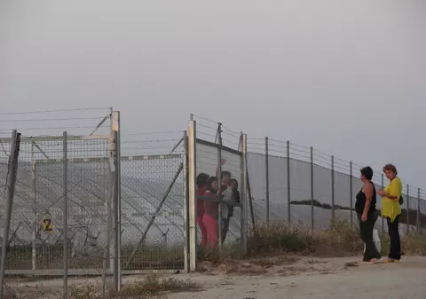 Peste 600 de români, victimele traficului de persoane. Ce trebuie să știi înainte de a pleca la muncă în străinătate