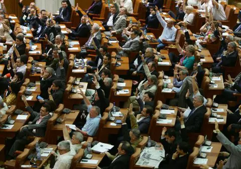 Lista cu salariile angajaților de la Senat. Cât câștigă un șofer